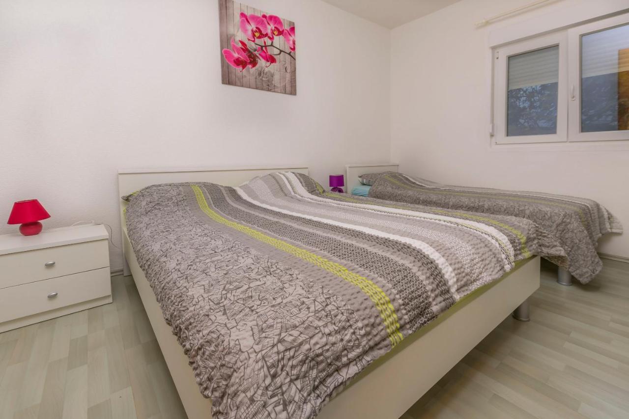 Apartments Olivera Rogoznica  Bagian luar foto